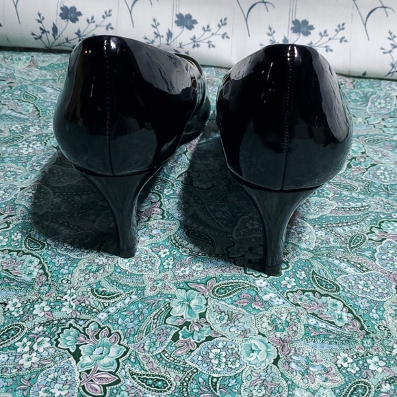 George, shiny, black, pointed toe pumps - Picture 3 of 4